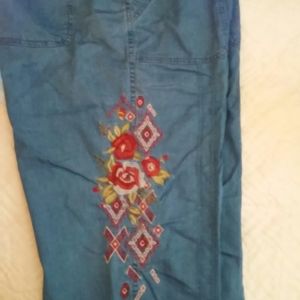 St John's Bay light weight jean Capris